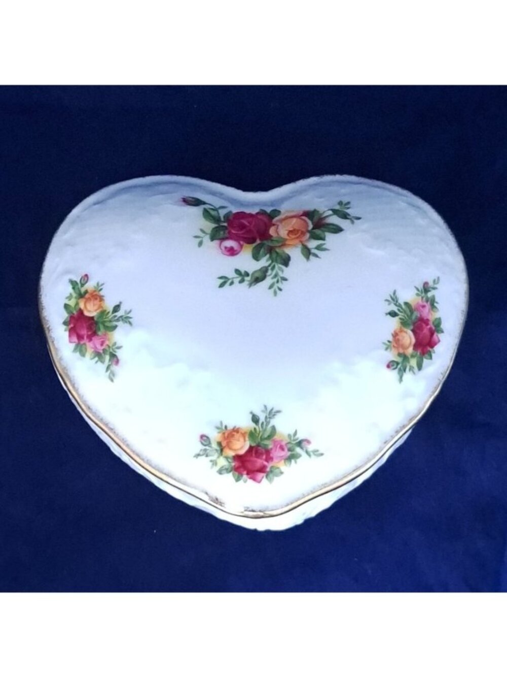 Royal Albert Old Country Roses Heart-Shaped Bone China Trinket Box